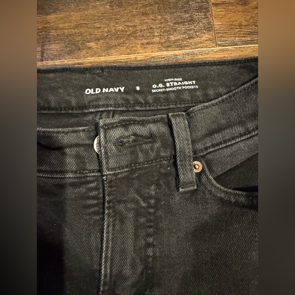 Old Navy Women's Black Straight Leg Jeans - Picture 2 of 3